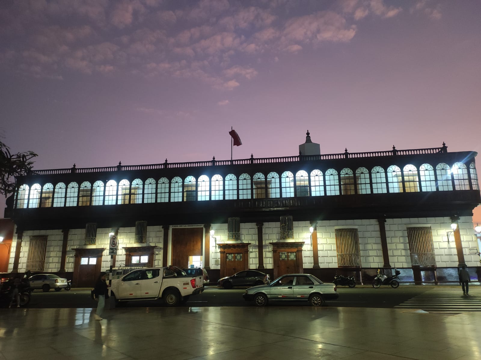 City tours Trujillo para visitar las casonas coloniales mas importantes del centro historico de trujillo y hacer todo los tours en trujillo