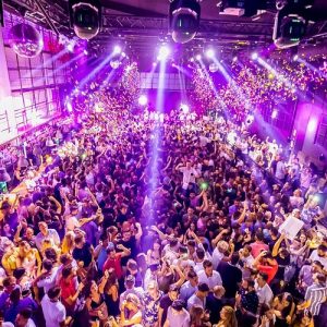 Trujillo de noche por calles y bares ,descubre trujillo de noche y prueba los mejores tragos y bebidas locales