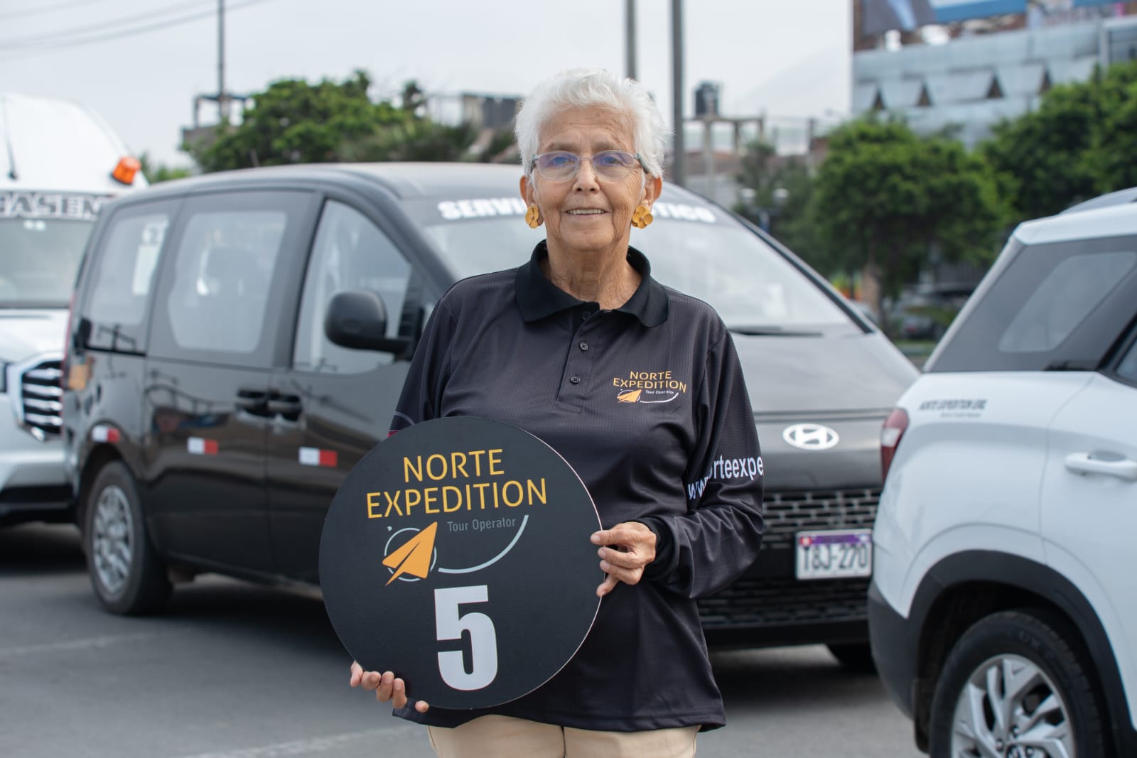 tours privados y alquiler de minivans con chofer en Trujillo